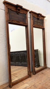 <transcy>Paire de grands miroirs portiques</transcy>